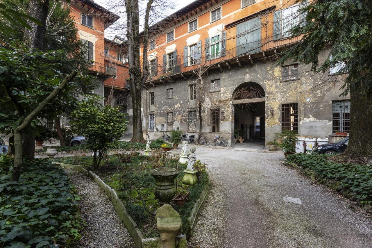 Garden Apartment - Smart Holiday Mantova Luaran gambar